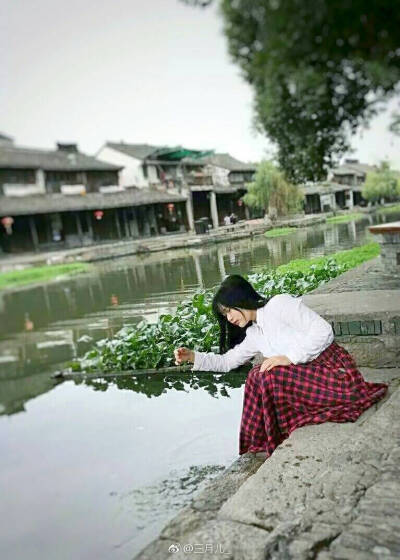 江南水乡，假装那舀水的女子