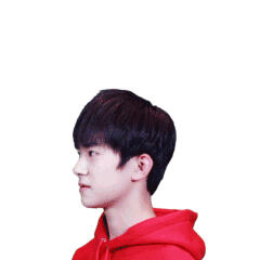 易烊千玺表情：我只想做个安静的美男子