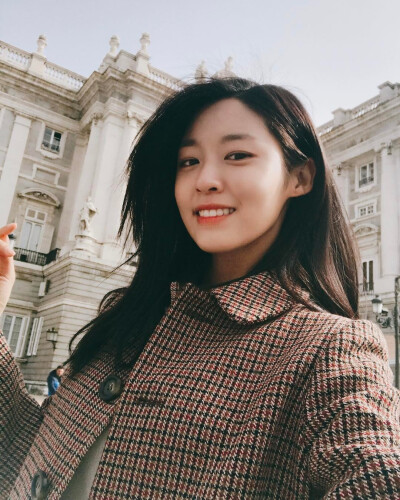 aoa Kim Seol Hyun金雪炫