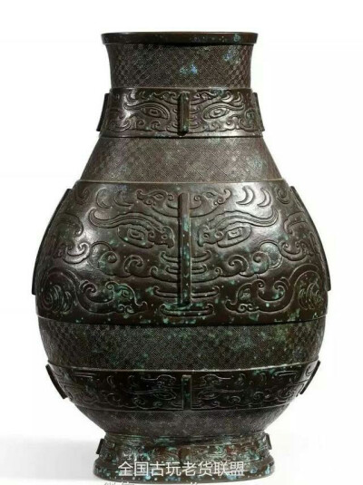 清乾隆 仿铜釉饕餮纹出戟大壶一对（1600-2500万）
附十九世纪末底片一帧
法国私人收藏，始于十九世纪末
巴黎佳士得2012年12月19日，Lot#104
