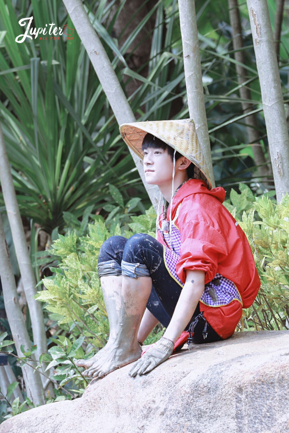 易烊千玺录制放开我北鼻帅气boy