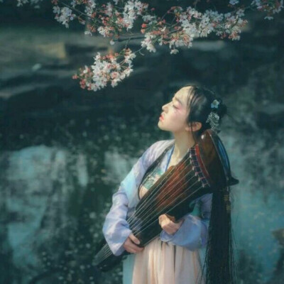 古风头像·真人/初雨凉笙叹，夙雪夜归寒。