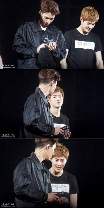 suho:你又弄壞話筒了！
kai:兇什麼兇嘛……
小哥哥的內(nèi)心是奔潰的，妮妮的表情好無(wú)辜
EXO 金俊勉 金鐘仁