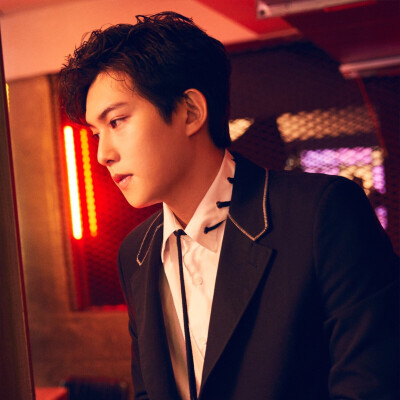 CNBLUE 씨엔블루 이종현 李宗泫 Lee Jong Hyun