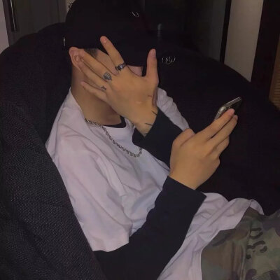 男头 女头 动漫头像 壁纸 二次元 萌图 情侣头像 小清新 黑白 森系