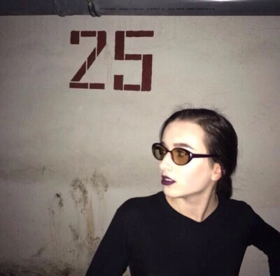 by 杨宁宁后来砸了酒瓶也没换回清醒 醉的心甘情愿