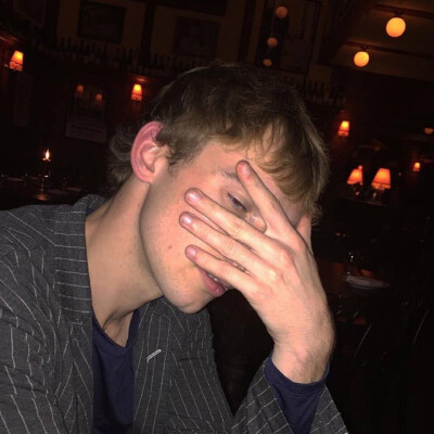 by 杨宁宁后来砸了酒瓶也没换回清醒 醉的心甘情愿