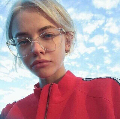 by 杨宁宁后来砸了酒瓶也没换回清醒 醉的心甘情愿