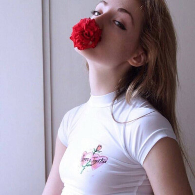 by 杨宁宁后来砸了酒瓶也没换回清醒 醉的心甘情愿