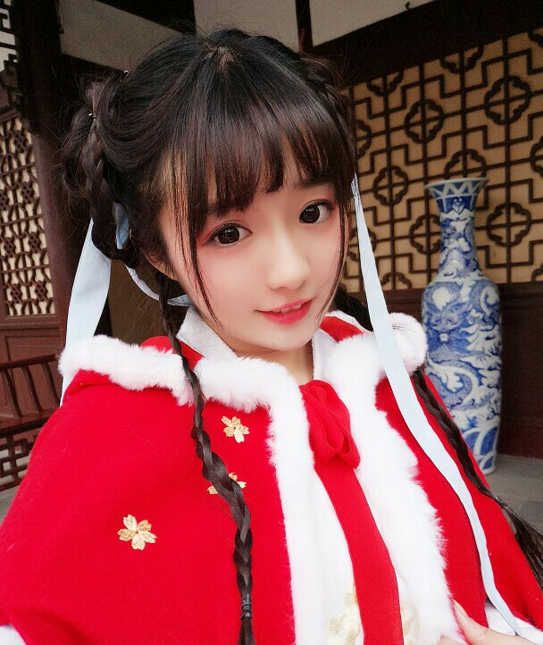 汉服与汉文化
小陆离的汉服自拍
红色