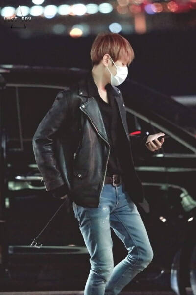 边伯贤 伯贤 beakhyun exo cr:logo