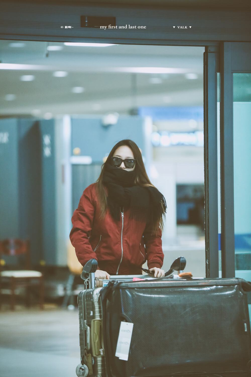 郑秀晶krystal行走的画报