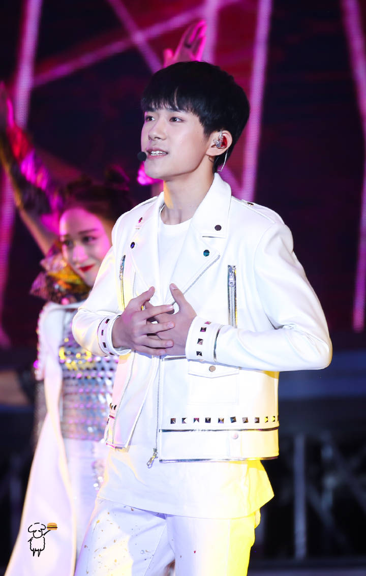 #易烊千璽 #tfboys 三週年粉絲見面會 高清 … - 堆糖,美圖壁紙興趣社