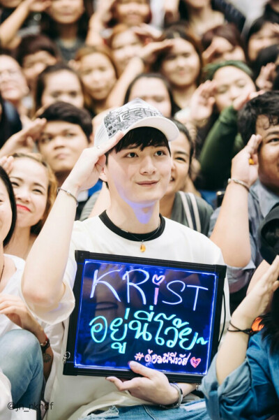 KristPerawat 泰剧一年生 暖暖 阿日学长 Arthit 王慧侦
cr.twitter