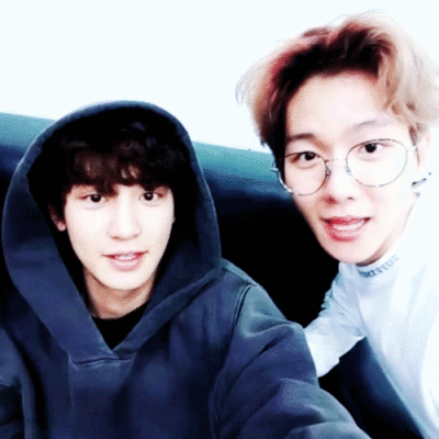 #边伯贤# 【边伯贤】 @baekhyunee7 170101 灿烈 Instagram update 伯贤 GIF (2) (cr.506house,CHUU_0506,DearmyCY,honeyboy0506,JAMONG56,moxnix88,narin_aria,nikk0408,pcy_berry) ​​​​