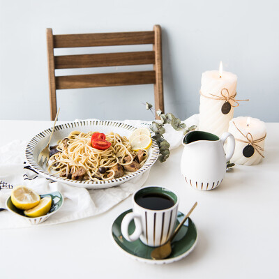 驼背雨奶奶 日式餐具套装家用 陶瓷盘子创意碗盘套装早餐盘套装