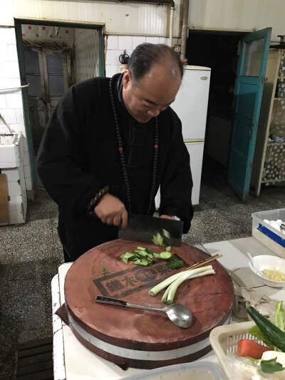 齐国旺做饭切菜