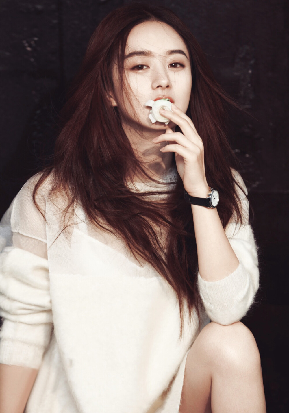 赵丽颖时尚cosmo微调壁纸无水印眼里有星辰大海