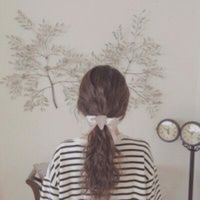 女生头像。 背影