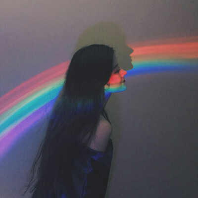 女头 彩虹光