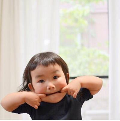 小孩搞怪，喜欢可以关注我喔！定时更新！