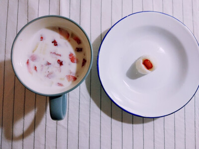 圆塘生活☞食寝记☞又到一年草莓季\^O^/草莓大福&草莓香蕉牛奶