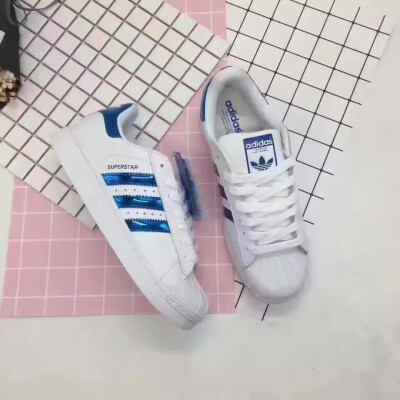 Adidas 贝壳头 电光蓝