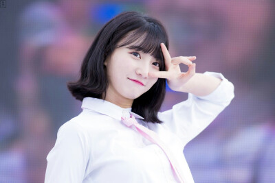 OH MY GIRL Binnie 裴有彬 