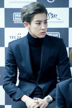 £logo ヾPark ChanYeol _박찬열.  