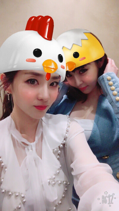 2NE1 Sandara 朴山多拉 Bom 朴春