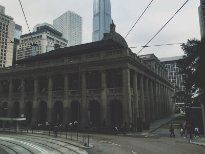 叮叮车｜香港 中环
看过《港囧》或者平日喜欢看港剧港片的朋友一定对叮叮车不陌生，这种极具代表性 复古又实惠的交通工具，几乎是去香港必坐，不用提前做什么…