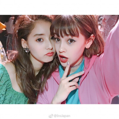 每天都能拍到好看的自拍就很开心 ​​​​