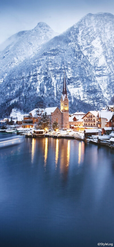 奥地利Hallstatt，最美的湖畔小镇。❄️❄️❄️ ​​​