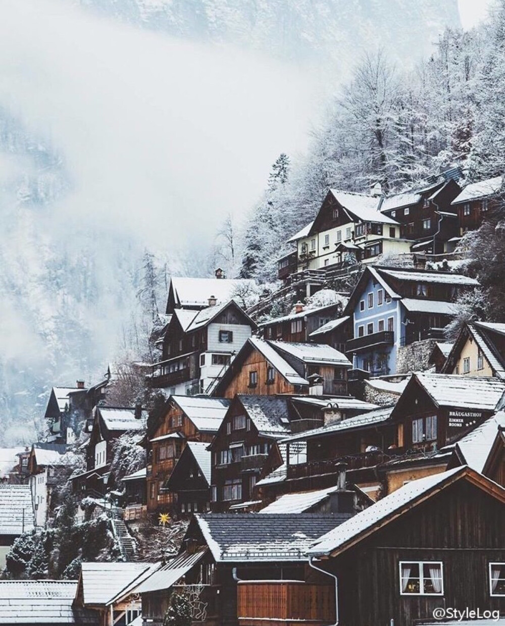 奥地利Hallstatt，最美的湖畔小镇。❄️❄️❄️ ​​​