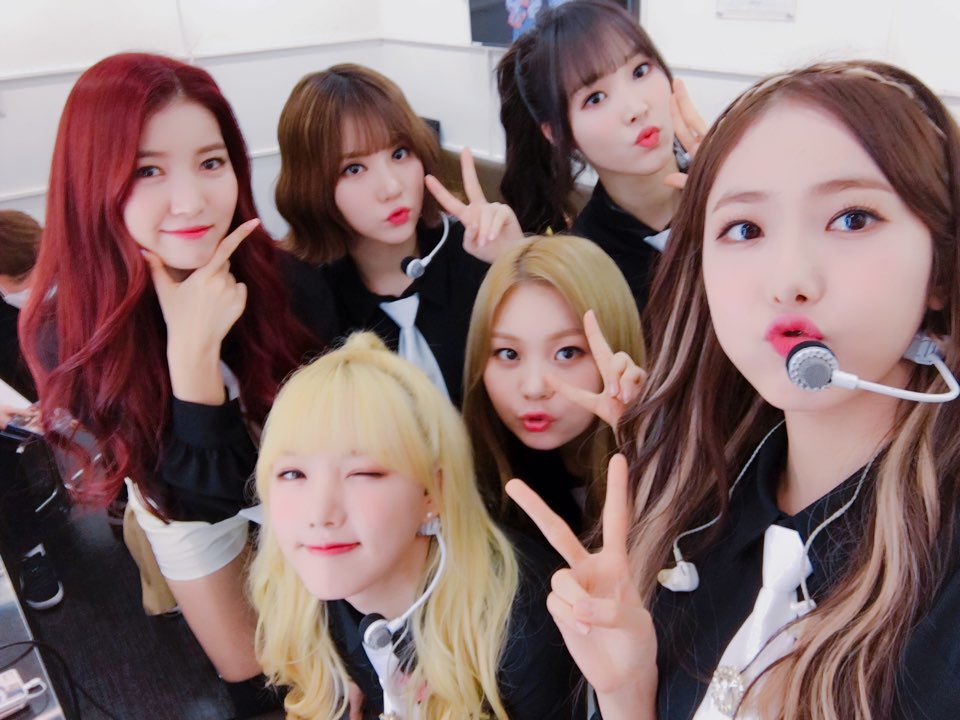 GFRIEND（여자친구）金素晶 丁恩妃银河 崔俞娜俞宙 黄恩菲信飞 金艺源严智 郑艺琳