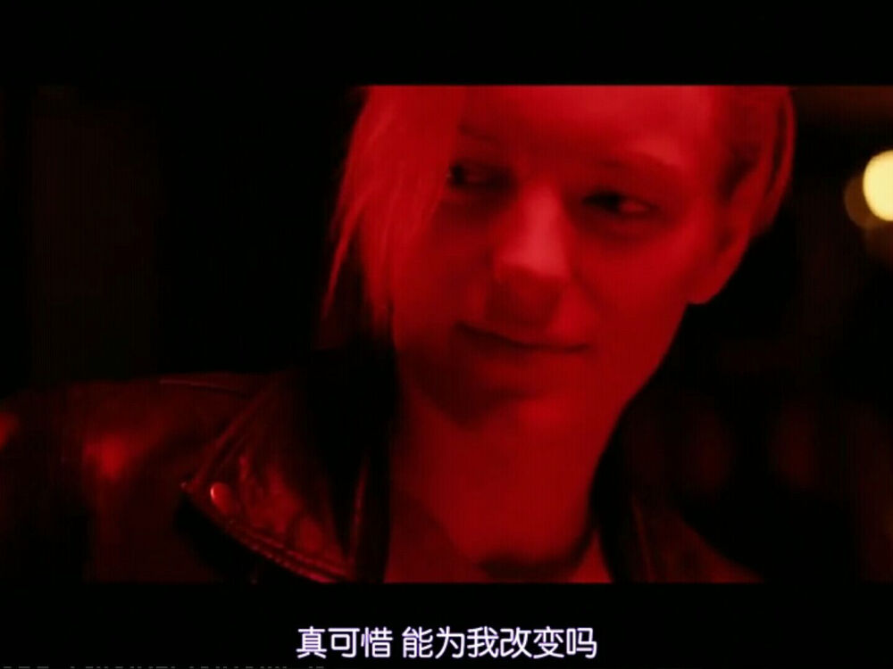 蕾丝 她唇之下
艾瑞克林德