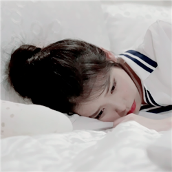 这次是我先推开你了，再也不要做个总被丢下的可怜鬼。
