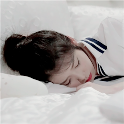 这次是我先推开你了，再也不要做个总被丢下的可怜鬼。
