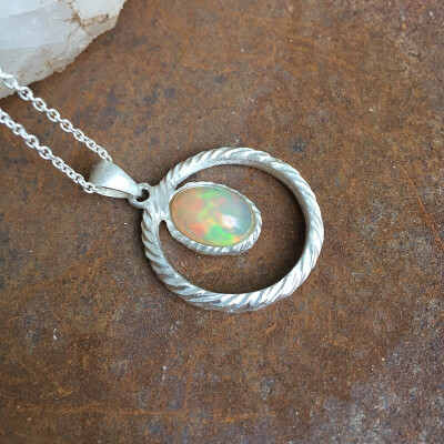 【S】925银原创设计纯手工镶嵌天然变彩欧泊opal圆形框架吊坠项链