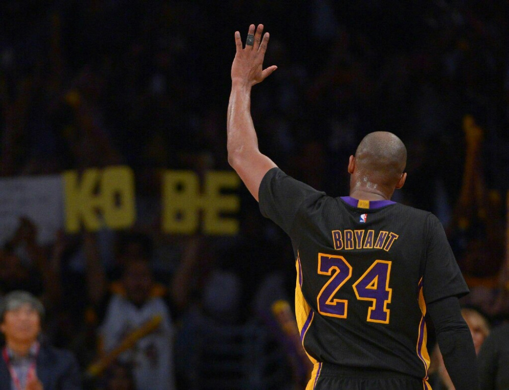 科比布莱恩特Kobe Bryant
洛杉矶湖人Los Angel LAKERS LAL
8号与24号 BLACKMAMBA
#科比退役#
#KB20##THANKYOUKOBE##科比再见#