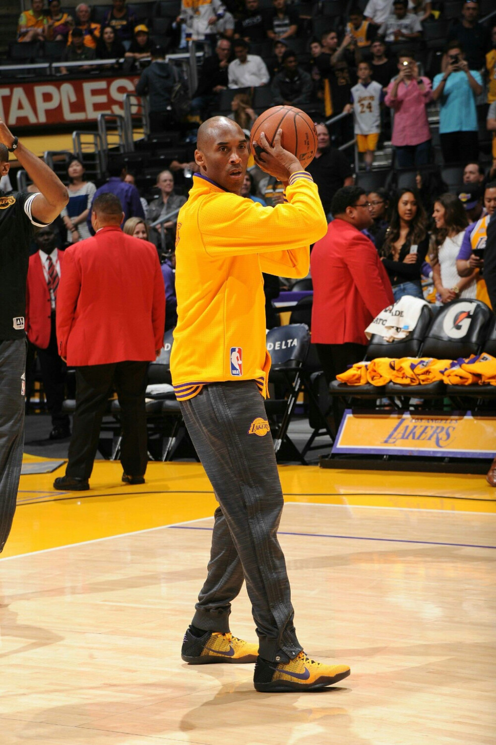 科比布莱恩特Kobe Bryant
洛杉矶湖人Los Angel LAKERS LAL
8号与24号 BLACKMAMBA
#科比退役#
#KB20##THANKYOUKOBE##科比再见#