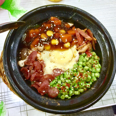 煲仔饭，锅巴好好吃哦