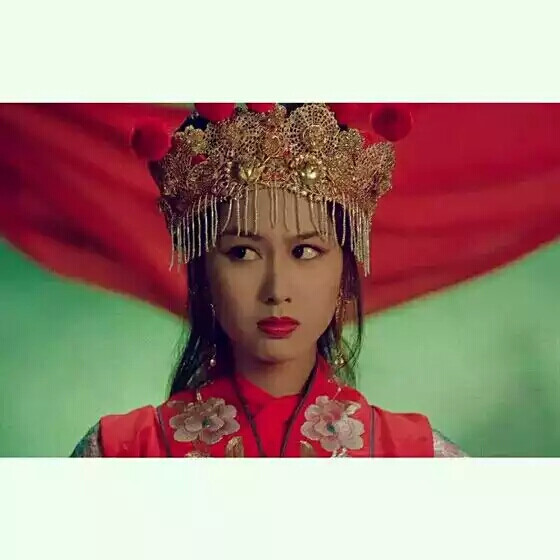 我的意中人是一个盖世英雄,我知道有一天,他会在一个万众瞩目的情况下