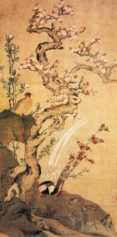 《杏花锦鸡图》，周之冕，明代画家。
此图奇石兀立，一杏树干老、枝虬、花荣，旁有辛夷伴立；坡有二枝蝴蝶花，招展迎风。两锦鸡一伫立石端，一立坪地，姿态威武，羽毛点染细腻妩媚，生动活泼。