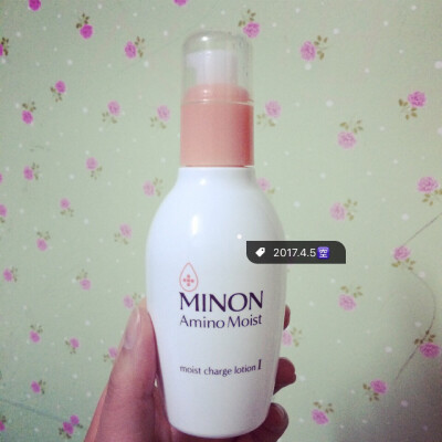 Minon敏感肌保湿化妆水1号清爽型。质地清爽像白开水。
