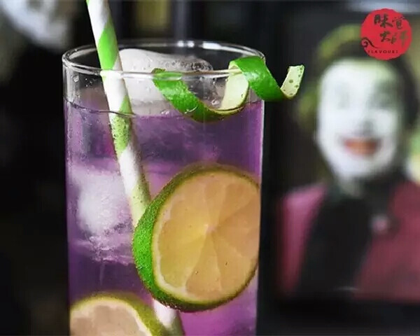 The Joker
原料
3盎司grape Jolly Rancher-infused vodka
¼ 盎司青柠汁
苏打水