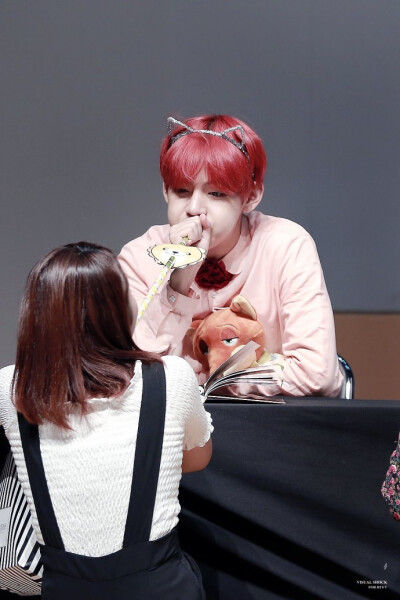 160514 明洞签名会 饭拍高清 1P cr.@VISUAL_SHOCK（转载请注明原出处）