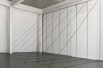 美国艺术家Fred Sandback创造的艺术空间5