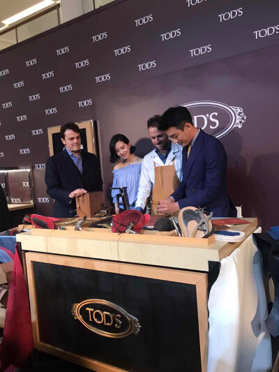 刘诗诗佟大为 出席@TODS 厦门磐基名品中心精品店开幕活动