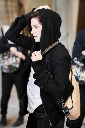 Kristen Stewart 克里斯汀 斯图尔特 （chanel 香奈儿 Gabrielle手袋）